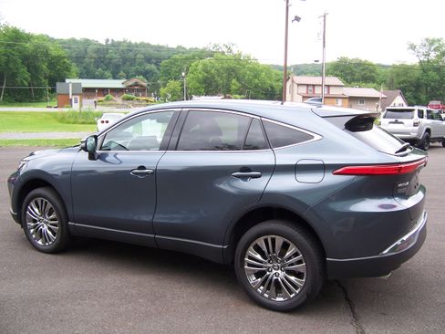 Used 2024 Toyota Venza Limited image 4