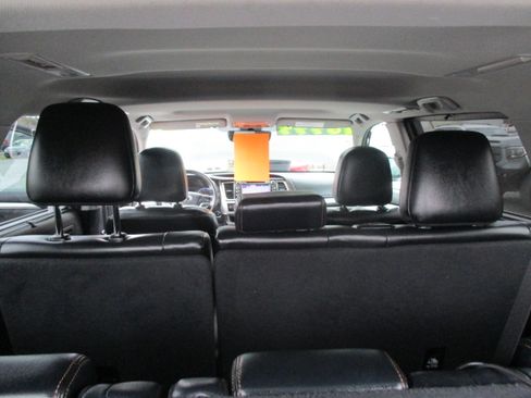 Used 2018 Toyota Highlander XLE image 69