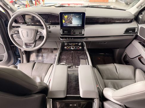 Used 2020 Lincoln Navigator Reserve image 7