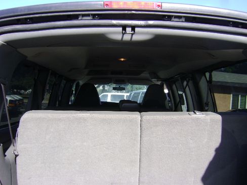 Used 2011 Chevrolet Express 2500 LS image 11