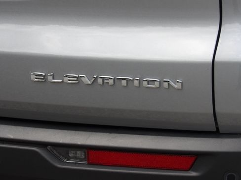 Used 2026 GMC Acadia FWD Elevation image 13
