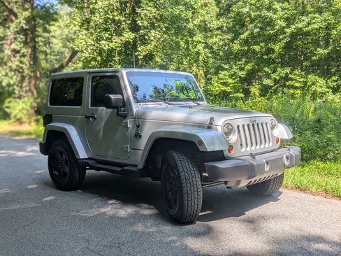 Used 2012 Jeep Wrangler Sahara image 1