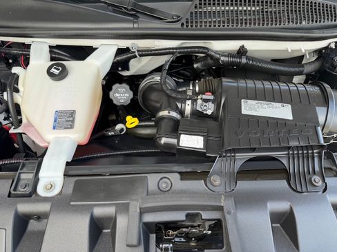 Used 2016 Chevrolet Express 3500 image 23