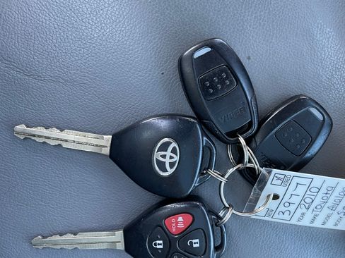 Used 2010 Toyota Avalon image 20