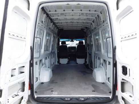 Used 2021 Mercedes-Benz Sprinter 2500 170 Cargo image 7