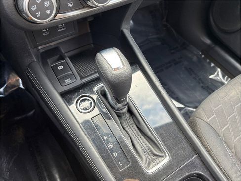 Used 2023 Nissan Kicks SV image 32