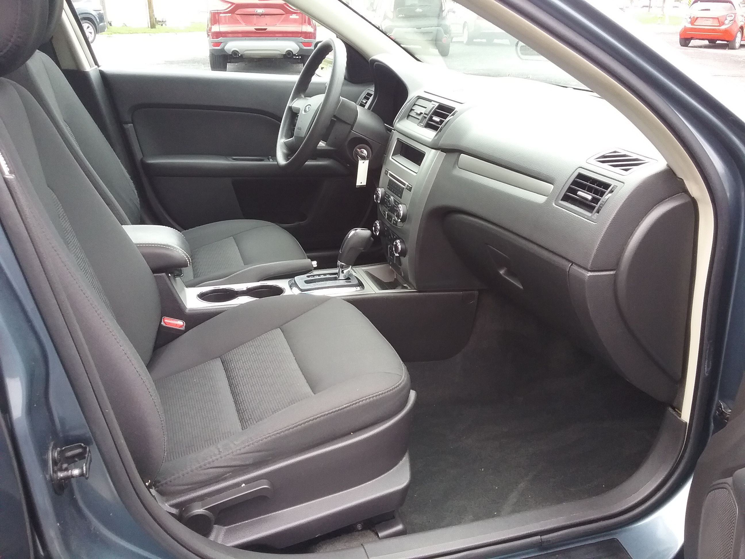Used 2012 Ford Fusion SE FWD image 8