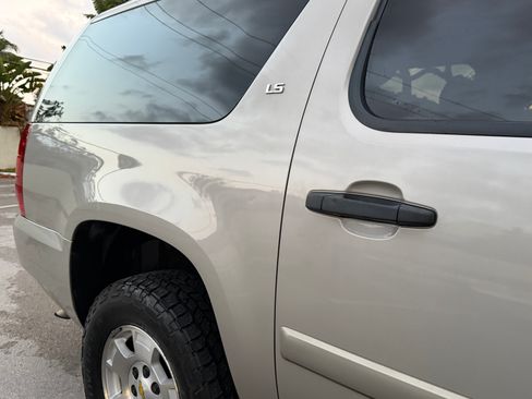 Used 2008 Chevrolet Suburban 4WD image 30