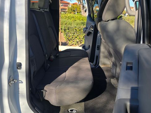 Used 2016 Nissan Frontier SV image 22