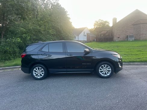 Used 2019 Chevrolet Equinox LS image 8