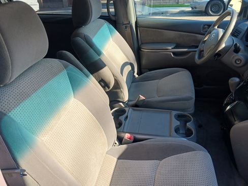 Used 2009 Toyota Sienna LE image 10