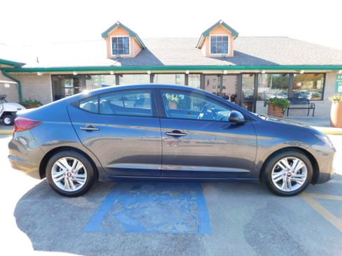 Used 2020 Hyundai Elantra SEL image 10