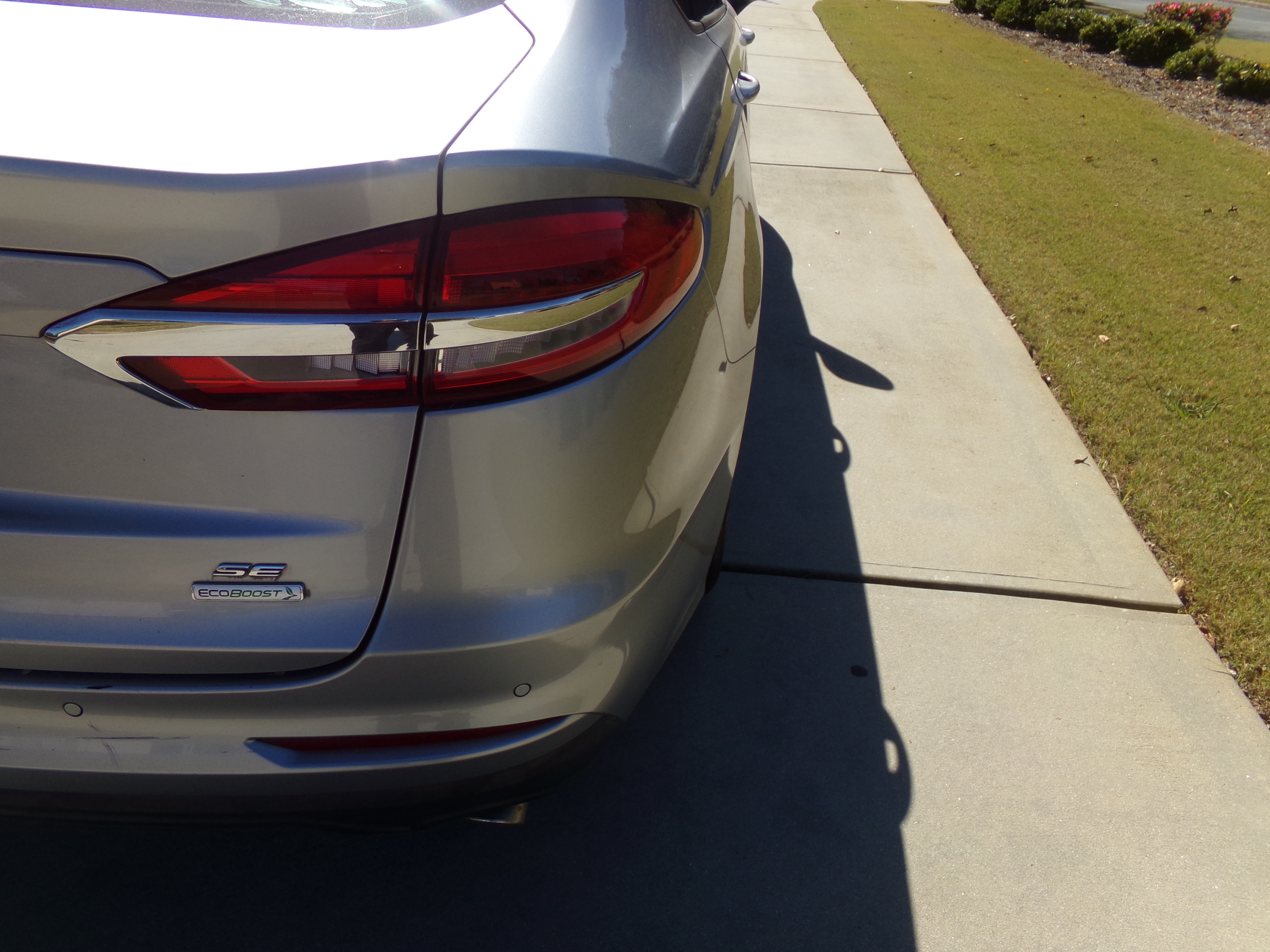 Used 2020 Ford Fusion SE FWD image 4