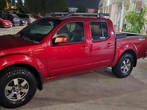 Used 2013 Nissan Frontier PRO-4X image 34