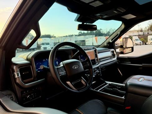 Used 2024 Ford F350 Platinum image 21