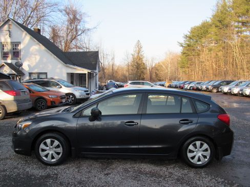 Used 2013 Subaru Impreza 2.0i image 4