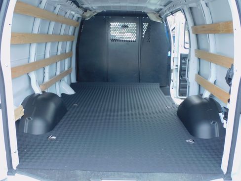 Used 2024 GMC Savana 2500 image 16