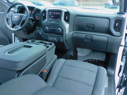 Used 2023 Chevrolet Silverado 1500 W/T image 4