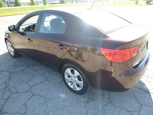 Used 2010 Kia Forte EX Sedan FWD image 8