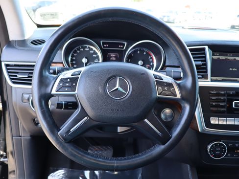 Used 2015 Mercedes-Benz GL 550 image 25