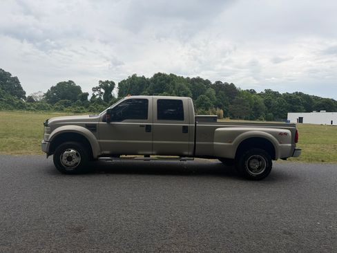 Used 2008 Ford F350 4x4 Crew Cab DRW Super Duty image 2
