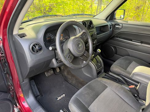 Used 2016 Jeep Patriot Sport image 32
