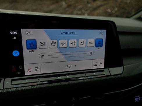 Used 2024 Volkswagen GTI SE image 40