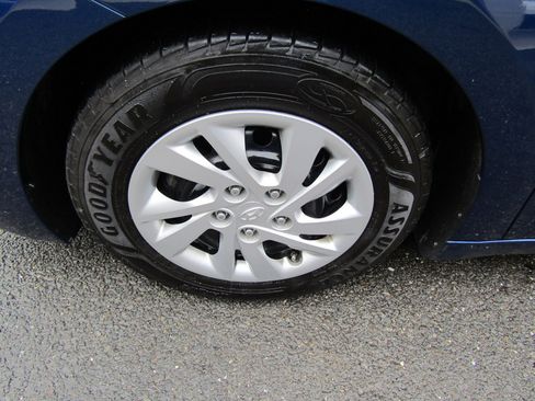 Used 2020 Hyundai Elantra SE Sedan FWD image 12