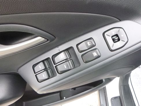 Used 2012 Hyundai Tucson GLS image 24