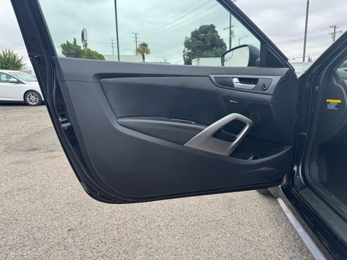 Used 2015 Hyundai Veloster Turbo FWD image 21