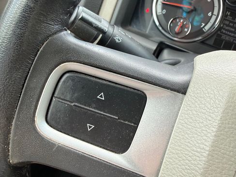 Used 2009 Dodge Ram 1500 Truck SLT image 16