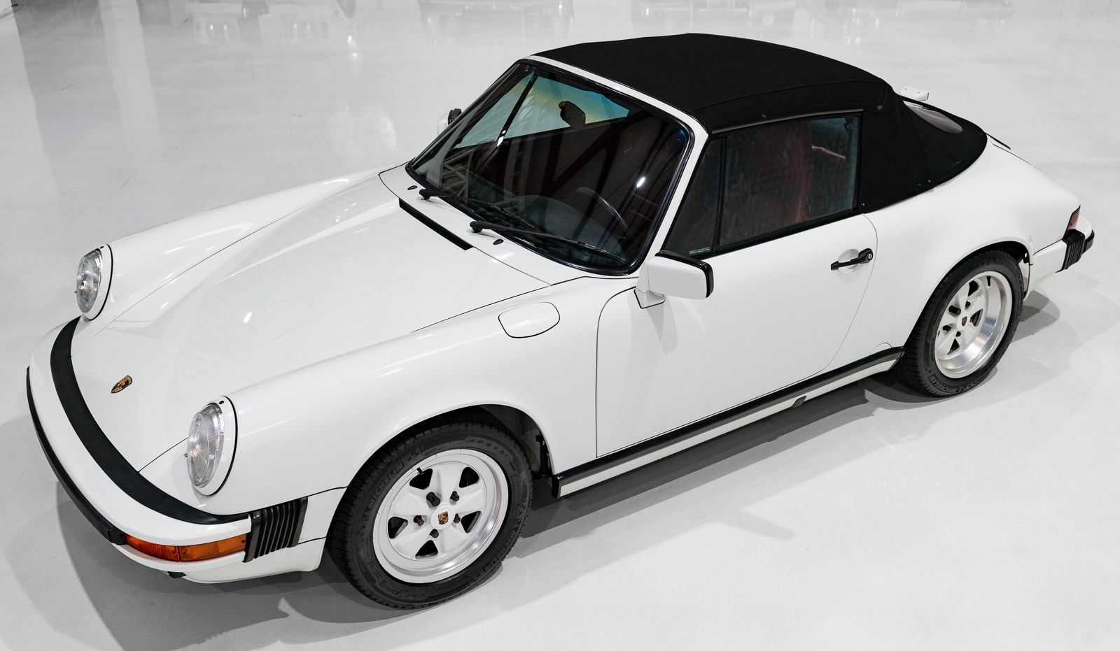 Used 1989 Porsche 911 Carrera Cabriolet RWD image 21
