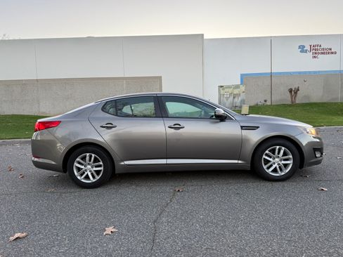 Used 2012 Kia Optima LX image 7