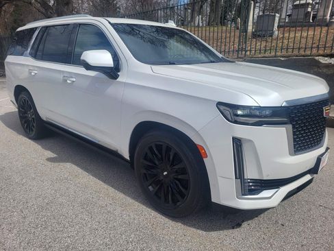 Used 2022 Cadillac Escalade Premium Luxury image 2