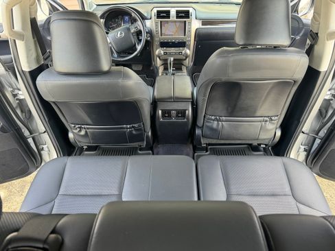 Used 2014 Lexus GX 460 image 33