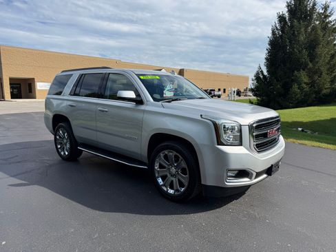 Used 2017 GMC Yukon 4WD SLT image 3