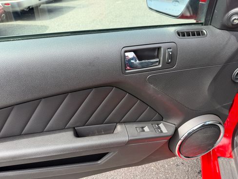 Used 2014 Ford Mustang Premium image 3