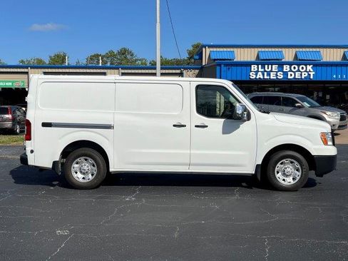 Used 2021 Nissan NV 2500 SV image 7