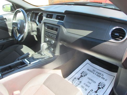 Used 2014 Ford Mustang Convertible RWD image 8