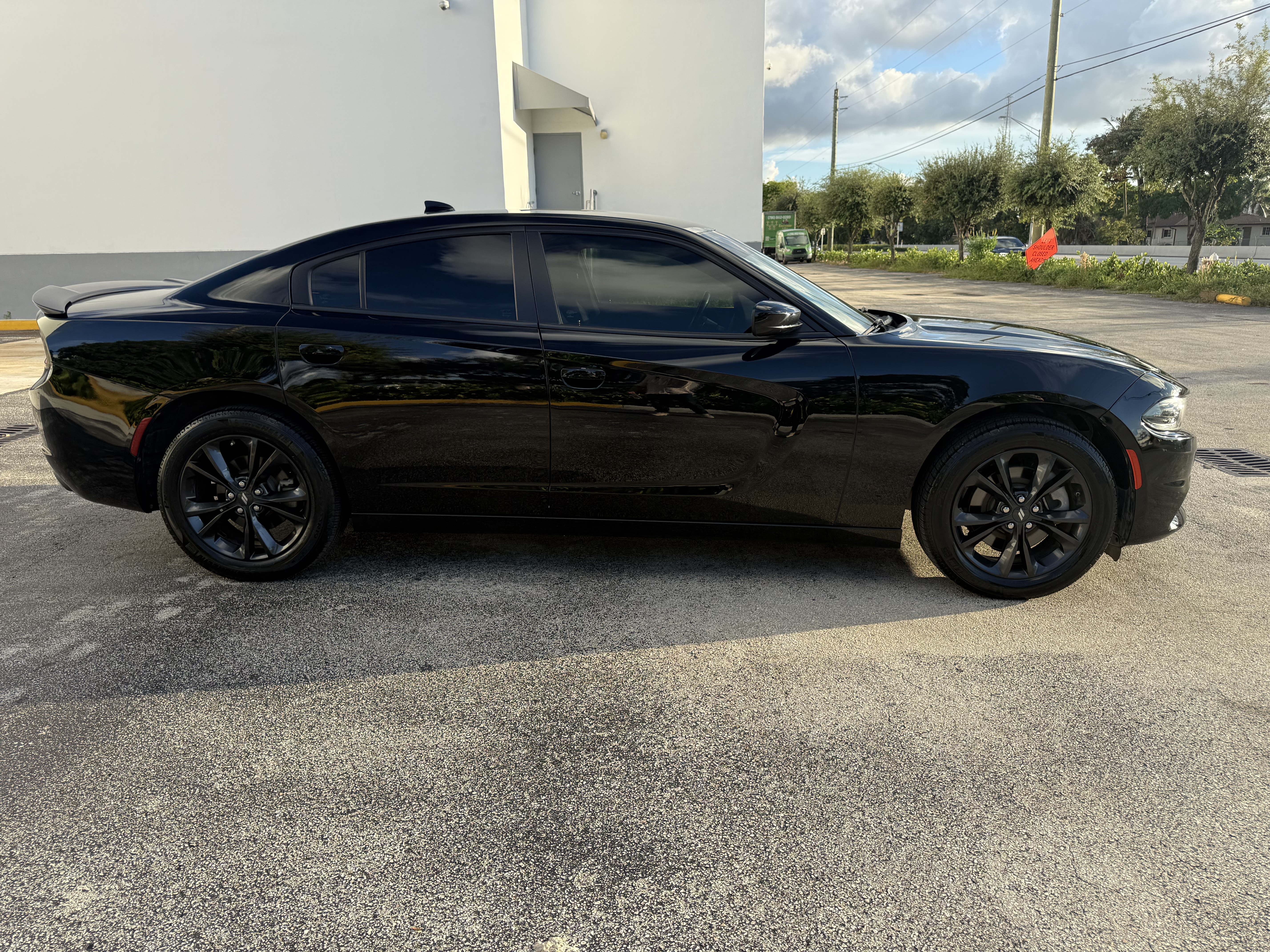 Used 2022 Dodge Charger SXT AWD image 5