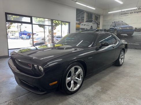 Used 2012 Dodge Challenger R/T image 1