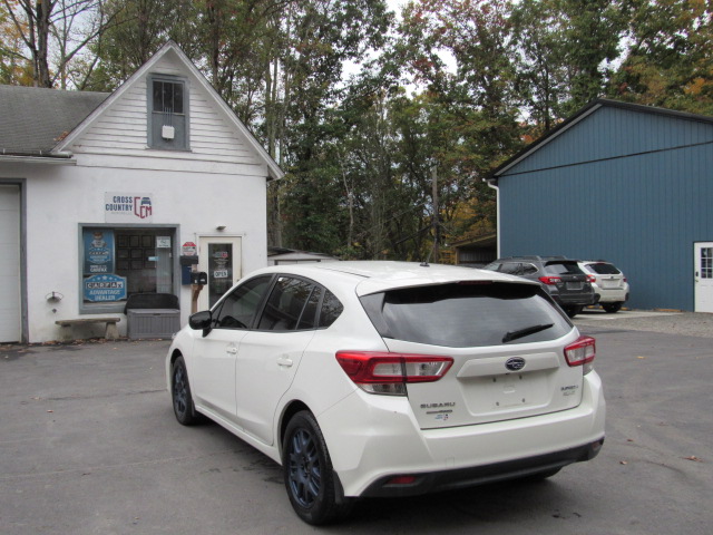 Used 2017 Subaru Impreza 2.0i Hatchback AWD/4WD image 5