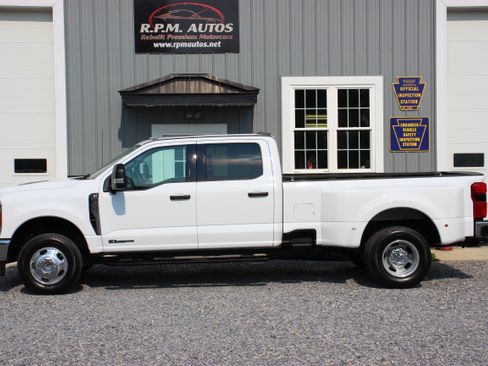 Used 2024 Ford F350 4x4 Crew Cab DRW Super Duty image 4