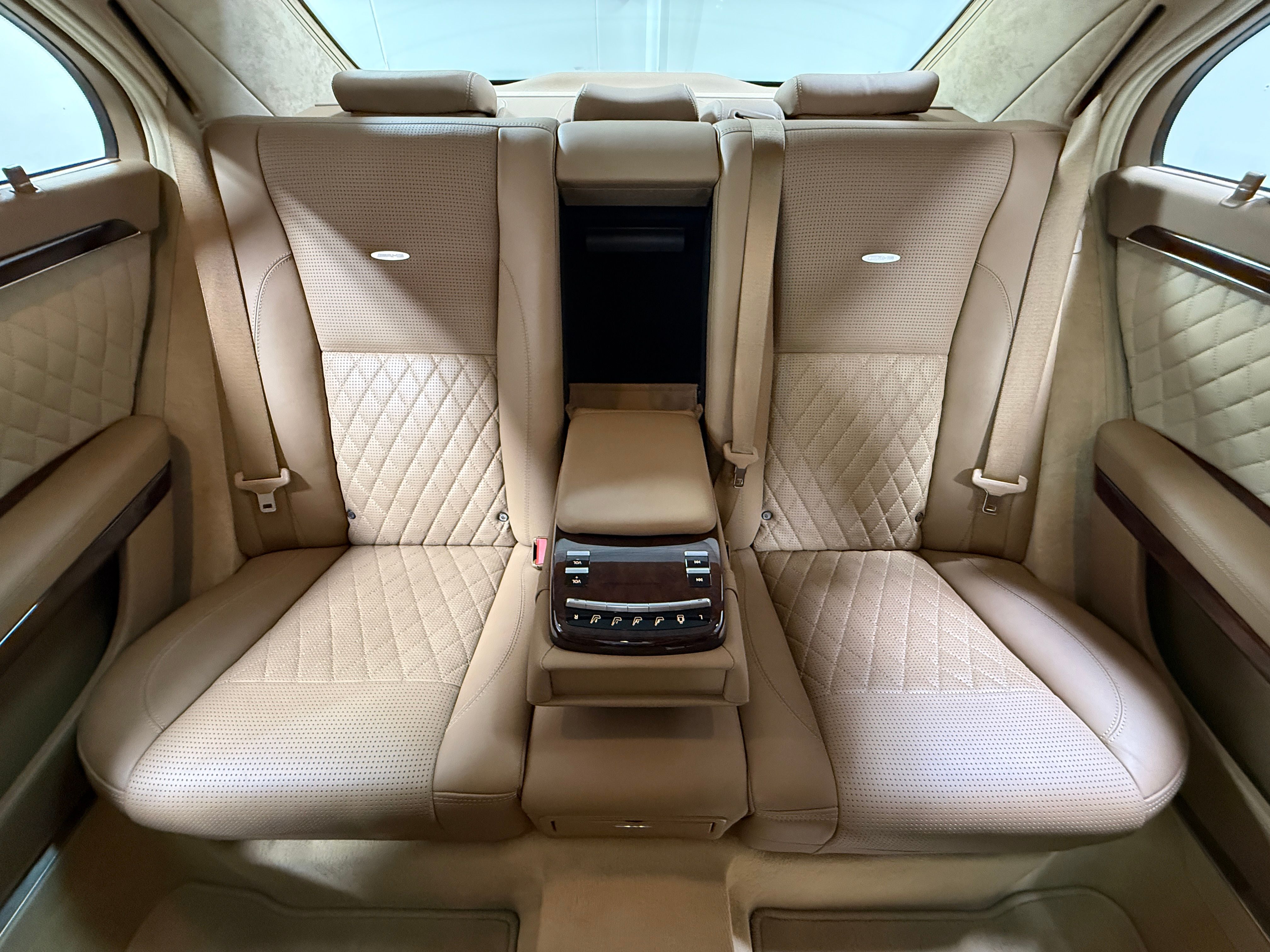 Used 2009 Mercedes-Benz S 65 AMG Sedan image 35