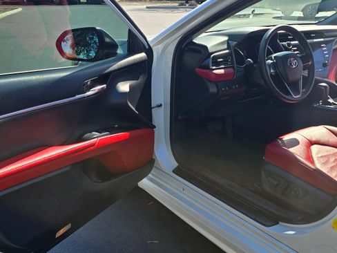 Used 2019 Toyota Camry XSE image 27