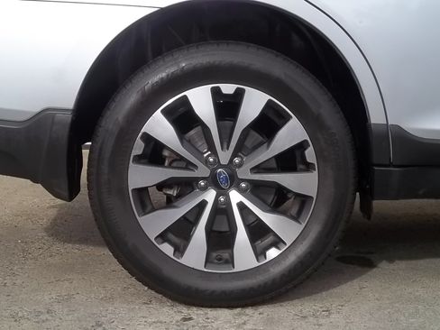 Used 2017 Subaru Outback 2.5i Limited image 17