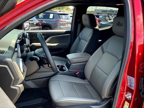 New 2025 Chevrolet Colorado ZR2 image 9