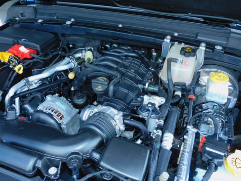 Used 2022 Jeep Wrangler Willys image 14