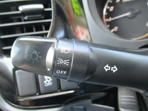 Used 2016 Mitsubishi Outlander 4WD ES image 45