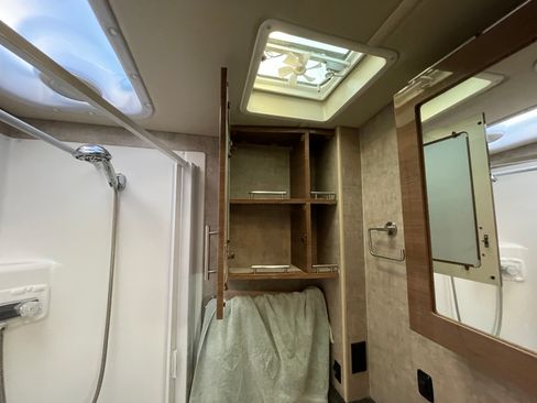 Used 2015 Mercedes-Benz Sprinter 4500 image 51